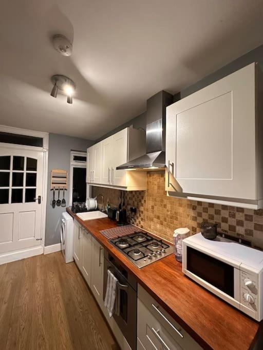 Manor Court Appartamento Londra Esterno foto