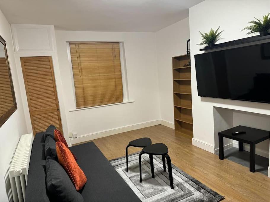 Manor Court Appartamento Londra Esterno foto