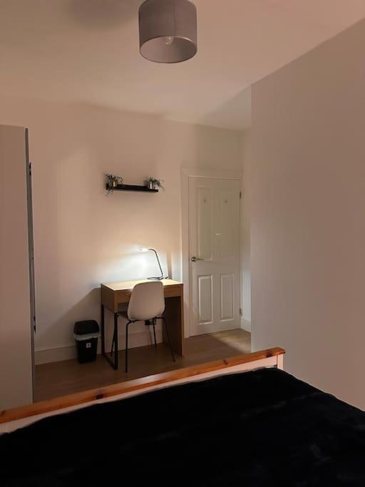 Manor Court Appartamento Londra Esterno foto